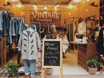 ヴィンテージファッションビジネス：スタイルを売るのか、ストーリーを売るのか？